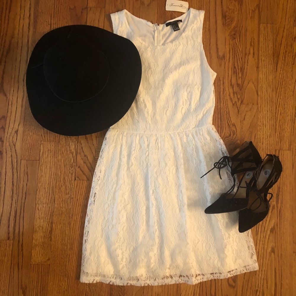 FOREVER 21 Lace Overlay Dress